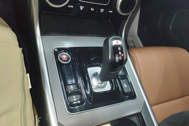 Used Jaguar XEL 2020 2.0T 200 PS R-DYNAMIC S Advanced Sport Edition Gear Lever