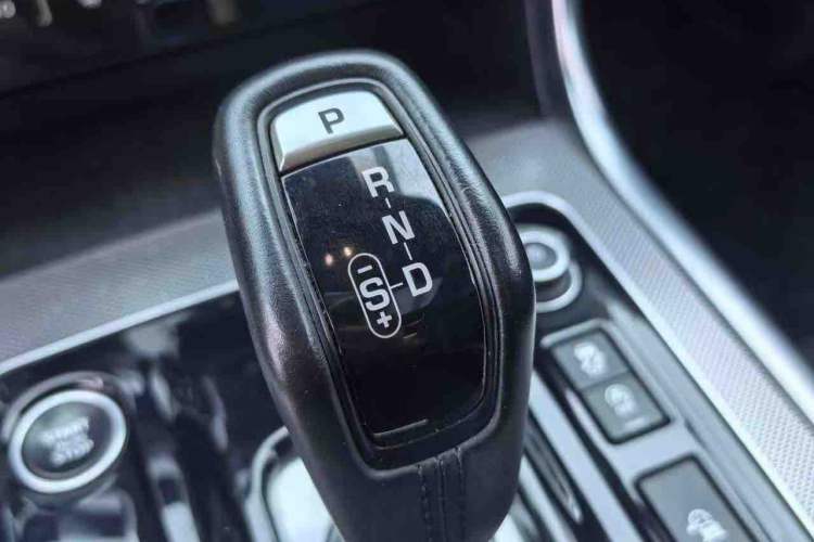 Used Jaguar XEL 2020 2.0T 200 PS R-DYNAMIC S Advanced Sport Edition Gear Lever