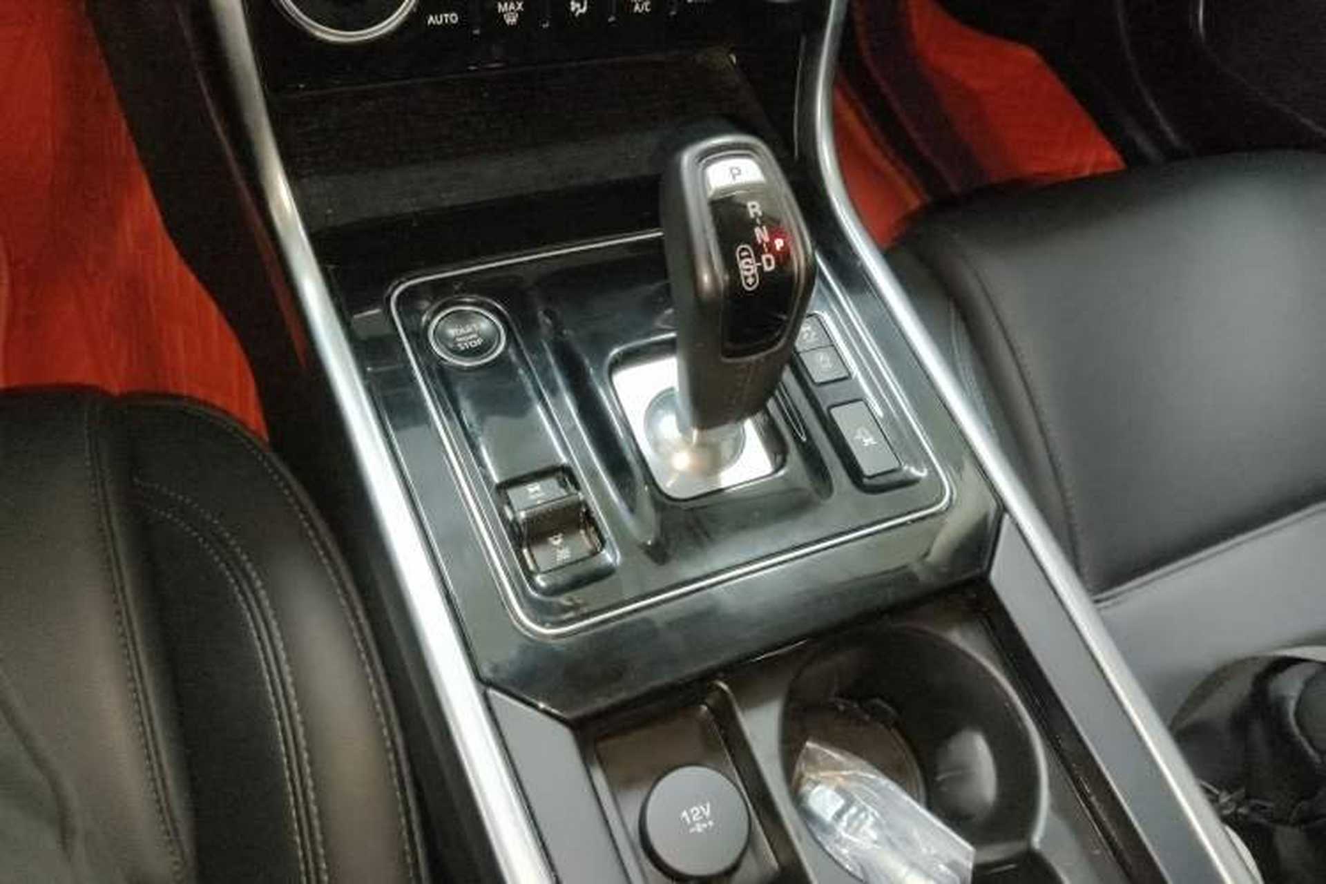 Used Jaguar XEL 2020 2.0T 200 PS S Advanced Elegance Edition Gear Lever