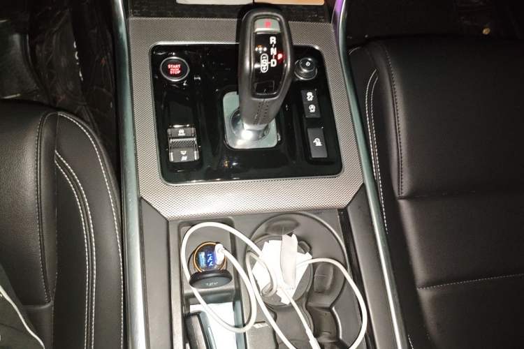 Used Jaguar XEL 2020 2.0T 200 PS R-DYNAMIC S Advanced Sport Edition Gear Lever