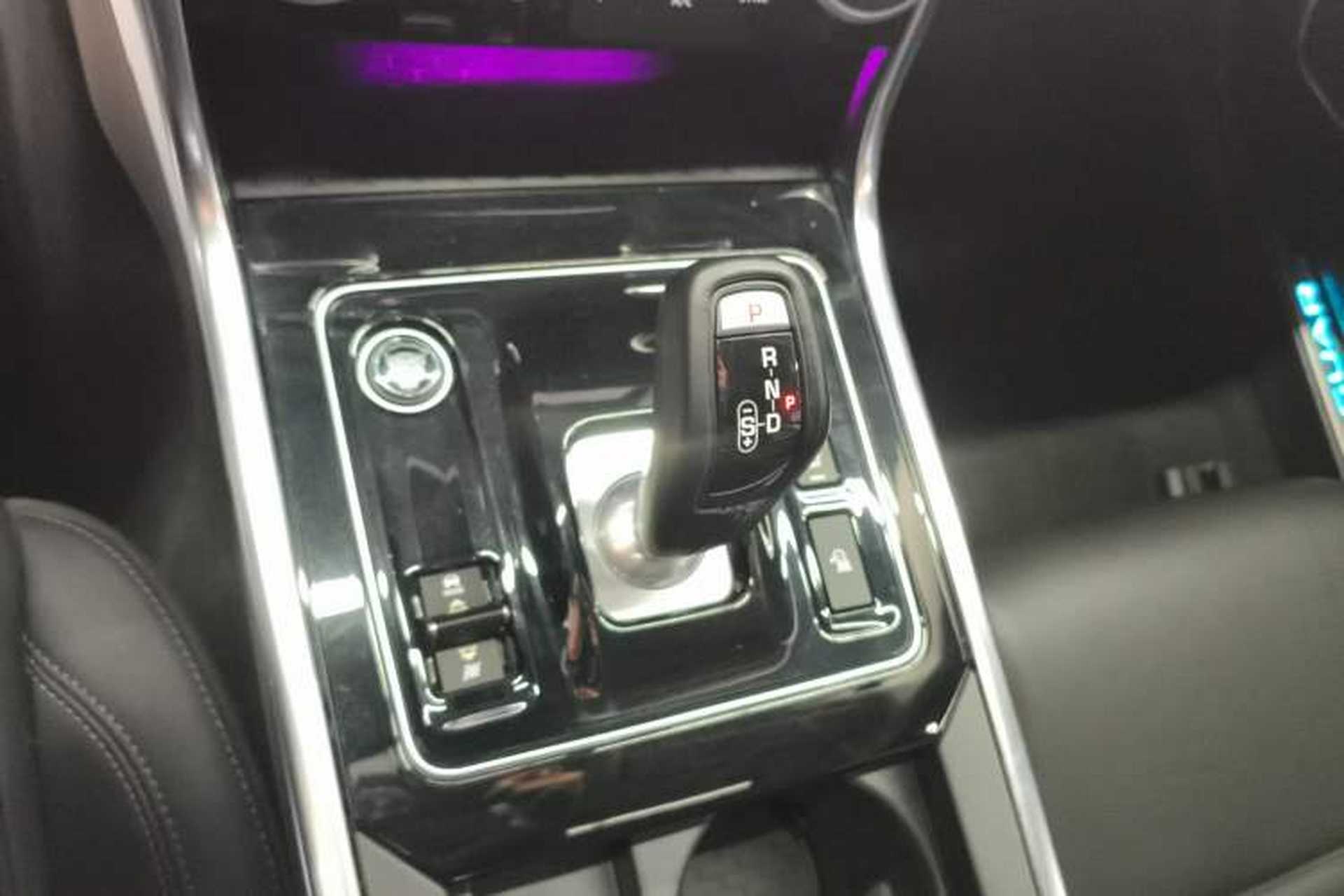 Used Jaguar XEL 2020 2.0T 200 PS S Advanced Elegance Edition Gear Lever