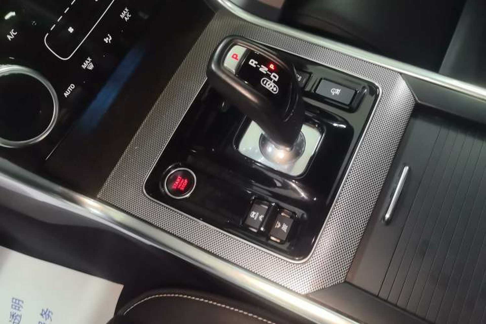 Used Jaguar XEL 2020 2.0T 200 PS R-DYNAMIC S Advanced Sport Edition Gear Lever