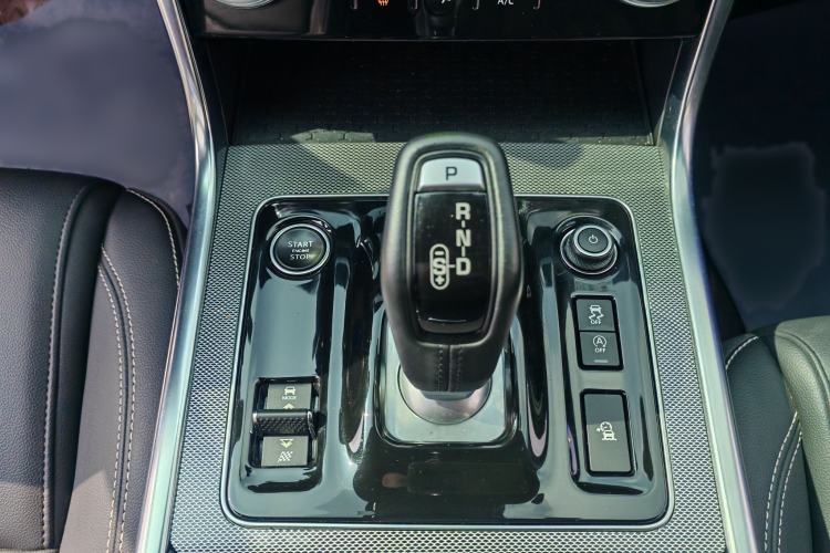Used Jaguar XEL 2020 2.0T 200 PS R-DYNAMIC S Advanced Sport Edition Gear Lever