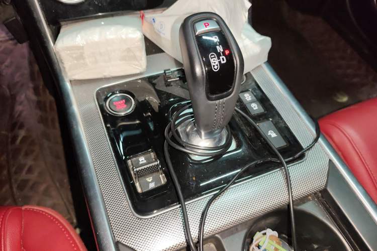 Used Jaguar XEL 2020 2.0T 200 PS R-DYNAMIC S Advanced Sport Edition Gear Lever