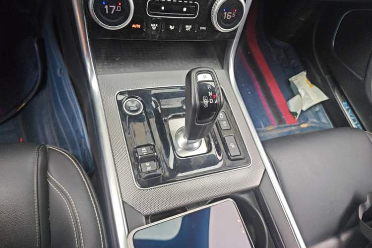 Used Jaguar XEL 2020 2.0T 200 PS R-DYNAMIC S Advanced Sport Edition Gear Lever