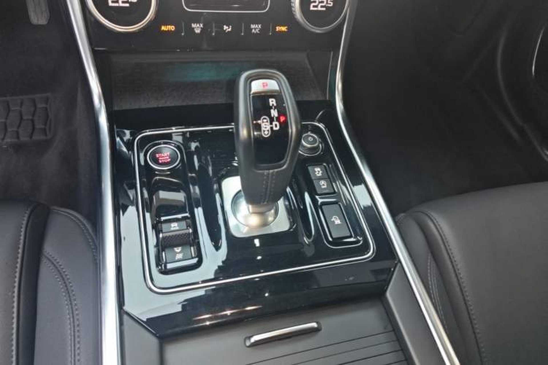 Used Jaguar XEL 2020 2.0T 200 PS S Advanced Elegance Edition Gear Lever