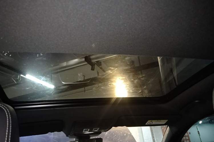 Used Jaguar XEL 2020 2.0T 200 PS R-DYNAMIC S Advanced Sport Edition Headliner