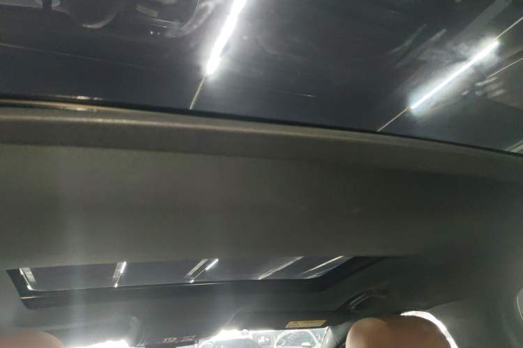 Used Jaguar XEL 2020 2.0T 200 PS R-DYNAMIC S Advanced Sport Edition Headliner