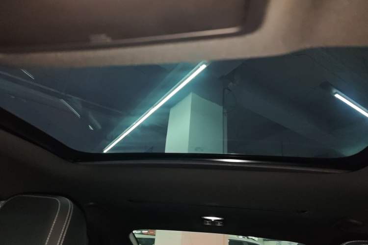 Used Jaguar XEL 2020 2.0T 200PS R-DYNAMIC Youth Sports Edition Headliner
