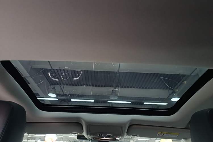 Used Jaguar XEL 2020 2.0T 200 PS S Advanced Elegance Edition Headliner