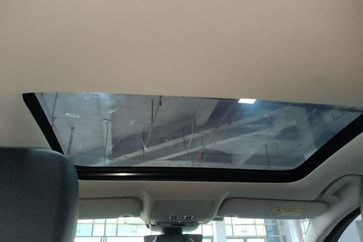 Used Jaguar XEL 2020 2.0T 200 PS S Advanced Elegance Edition Headliner