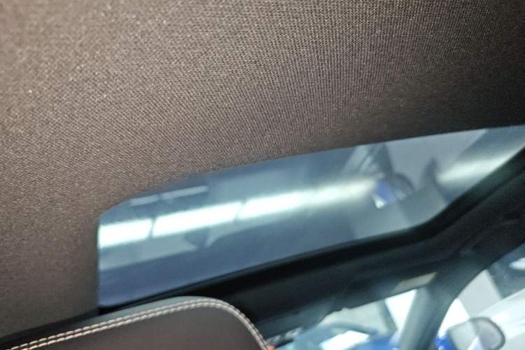 Used Jaguar XEL 2020 2.0T 200 PS R-DYNAMIC S Advanced Sport Edition Headliner