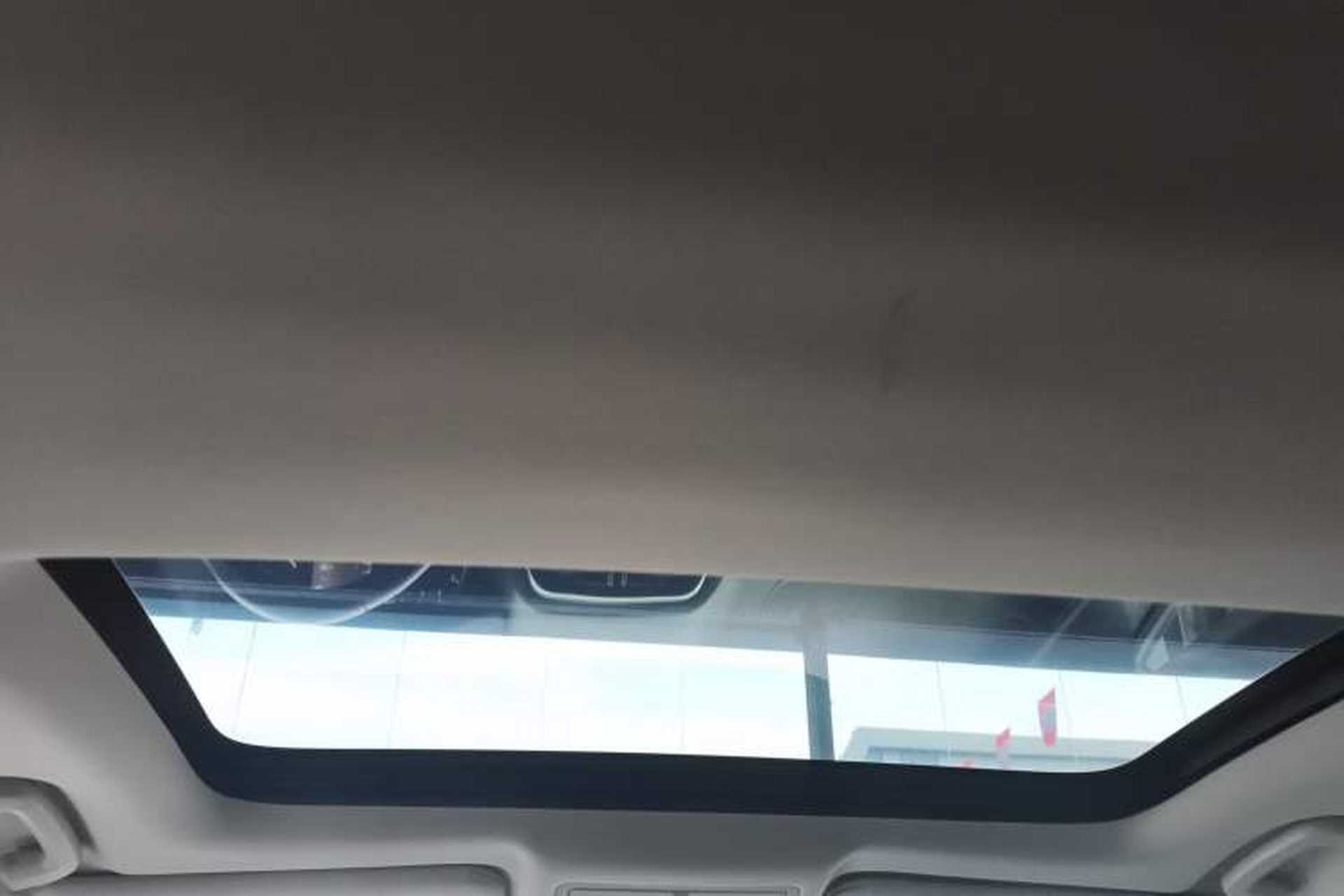 Used Jaguar XEL 2020 2.0T 200 PS S Advanced Elegance Edition Headliner