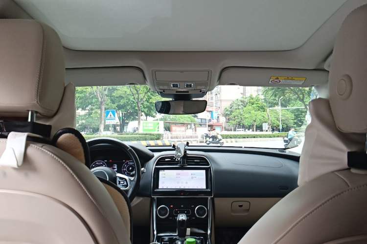 Used Jaguar XEL 2020 2.0T 250 PS SE Tech-Elegant Edition Headliner