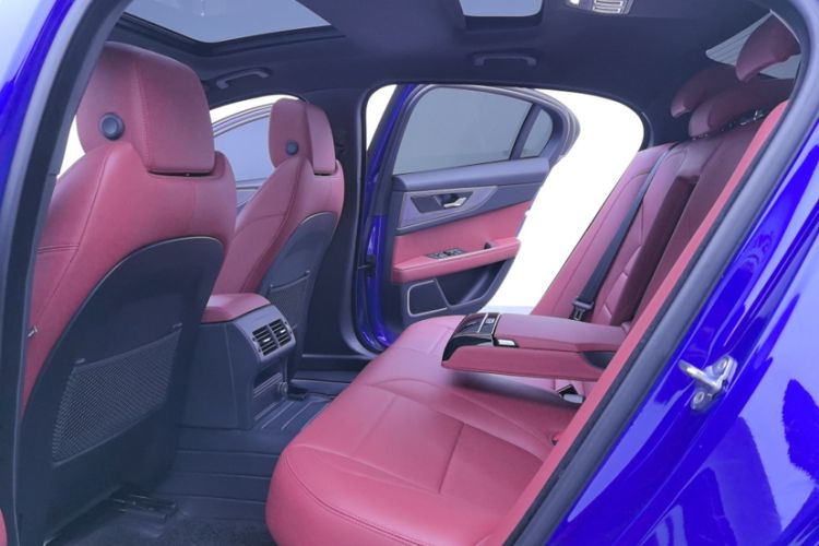 Used Jaguar XEL 2020 2.0T 200 PS R-DYNAMIC S Advanced Sport Edition Interior 11