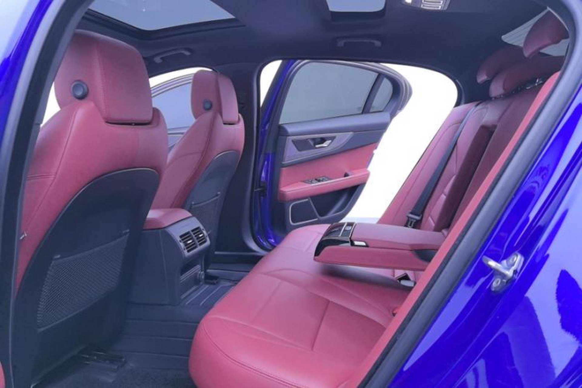Used Jaguar XEL 2020 2.0T 200 PS R-DYNAMIC S Advanced Sport Edition Interior 11