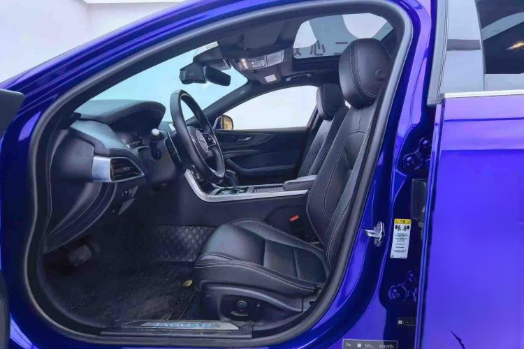 Used Jaguar XEL 2020 2.0T 200 PS R-DYNAMIC S Advanced Sport Edition Interior 2