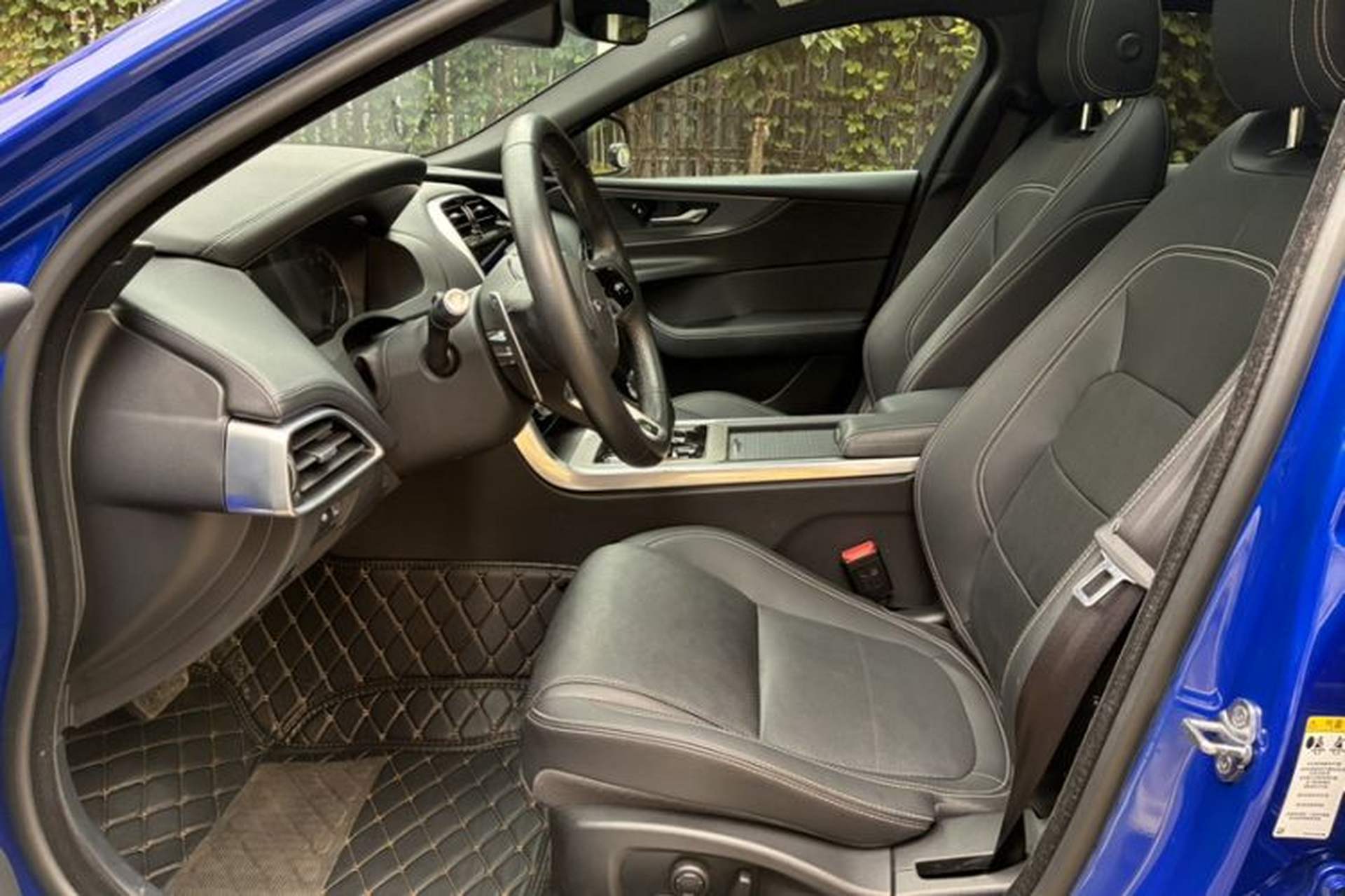 Used Jaguar XEL 2020 2.0T 200 PS R-DYNAMIC S Advanced Sport Edition Interior 2