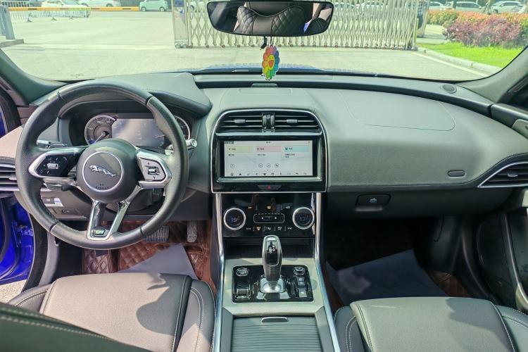 Used Jaguar XEL 2020 2.0T 200 PS R-DYNAMIC S Advanced Sport Edition Interior 2