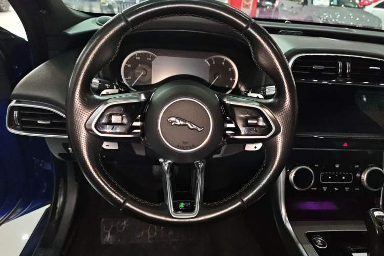 Used Jaguar XEL 2020 2.0T 200PS R-DYNAMIC Youth Sports Edition Interior 3