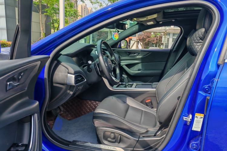 Used Jaguar XEL 2020 2.0T 200 PS R-DYNAMIC S Advanced Sport Edition Interior 4