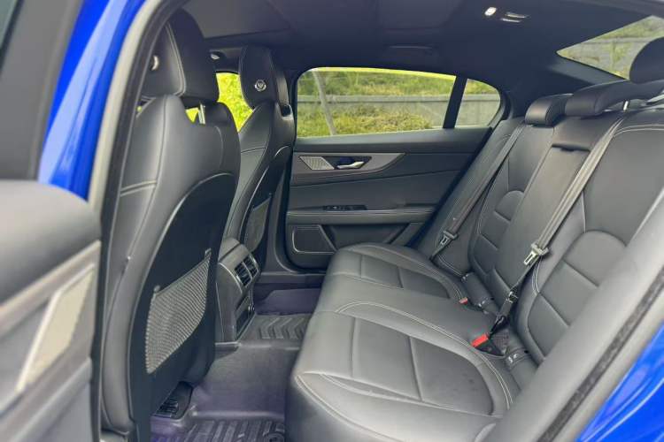 Used Jaguar XEL 2020 2.0T 200 PS R-DYNAMIC S Advanced Sport Edition Interior 5