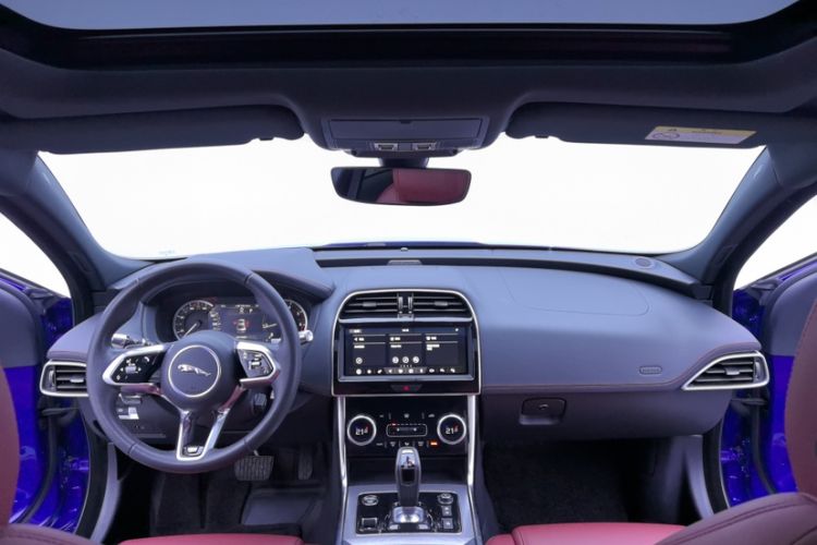 Used Jaguar XEL 2020 2.0T 200 PS R-DYNAMIC S Advanced Sport Edition Interior 5