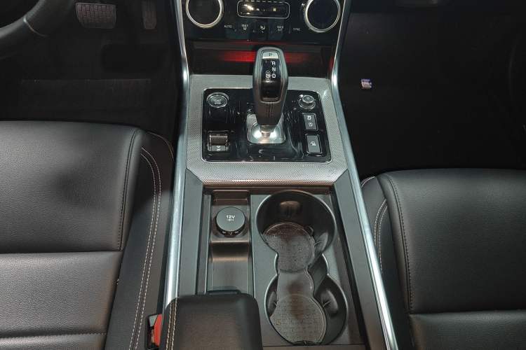 Used Jaguar XEL 2020 2.0T 200 PS R-DYNAMIC S Advanced Sport Edition Interior 6