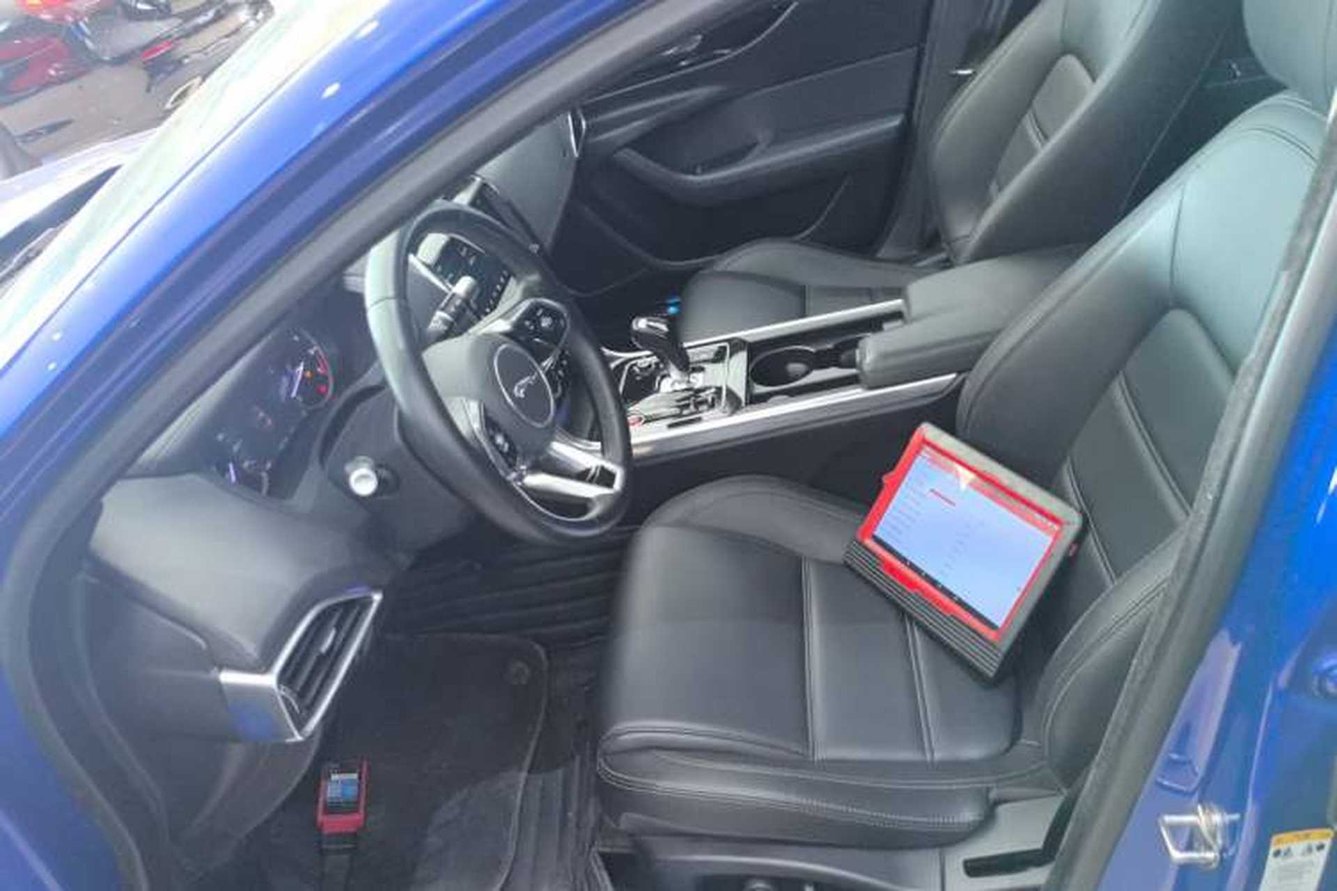Used Jaguar XEL 2020 2.0T 200 PS S Advanced Elegance Edition Left Front Seat