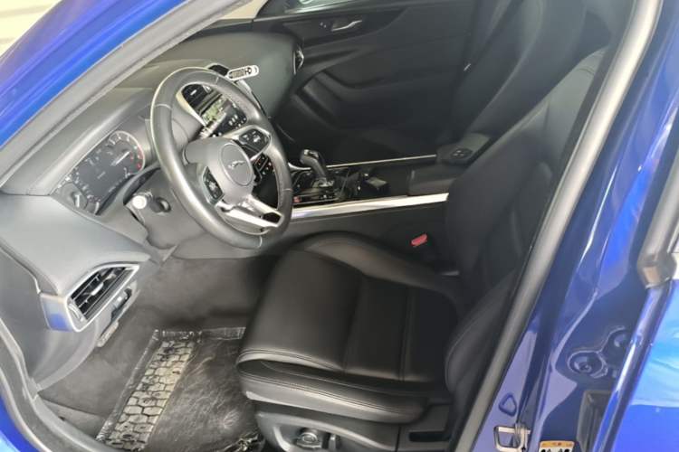 Used Jaguar XEL 2020 2.0T 200 PS S Advanced Elegance Edition Left Front Seat