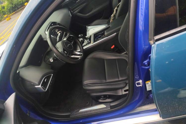Used Jaguar XEL 2020 2.0T 200 PS R-DYNAMIC S Advanced Sport Edition Left Front Seat