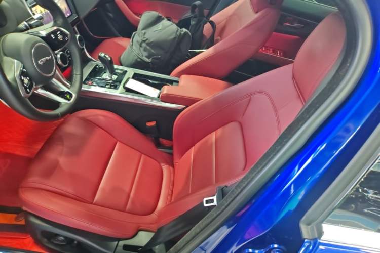 Used Jaguar XEL 2020 2.0T 200 PS R-DYNAMIC S Advanced Sport Edition Left Front Seat