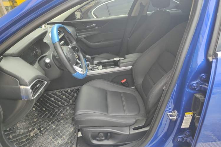 Used Jaguar XEL 2020 2.0T 200 PS S Advanced Elegance Edition Left Front Seat