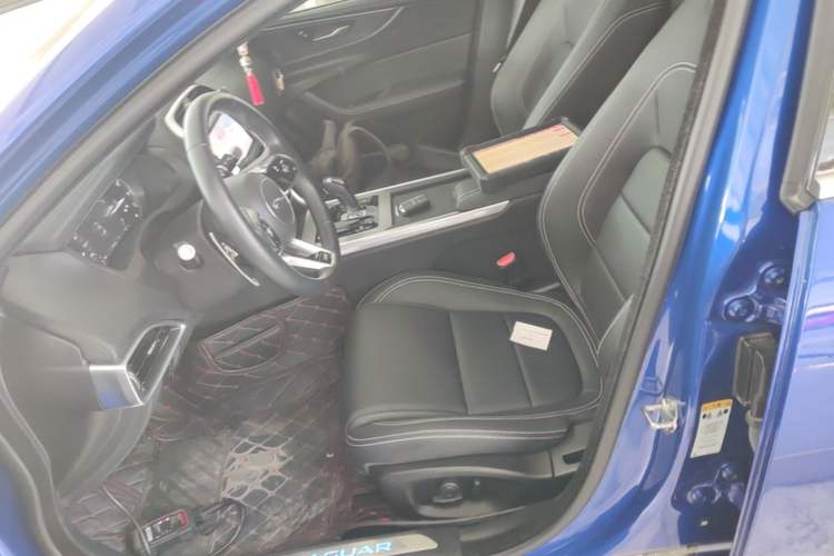 Used Jaguar XEL 2020 2.0T 200 PS R-DYNAMIC S Advanced Sport Edition Left Front Seat
