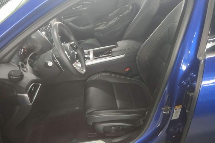 Used Jaguar XEL 2020 2.0T 200 PS R-DYNAMIC S Advanced Sport Edition Left Front Seat