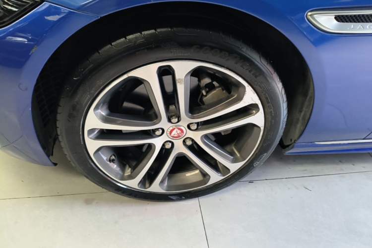 Used Jaguar XEL 2020 2.0T 200 PS R-DYNAMIC S Advanced Sport Edition Left Front Wheel Hub