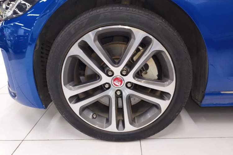 Used Jaguar XEL 2020 2.0T 200 PS R-DYNAMIC S Advanced Sport Edition Left Front Wheel Hub