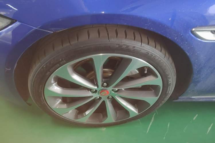 Used Jaguar XEL 2020 2.0T 250 PS R-DYNAMIC HSE Luxury Sport Edition Left Front Wheel Hub