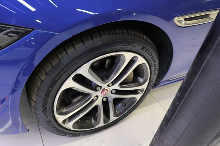 Used Jaguar XEL 2020 2.0T 200 PS R-DYNAMIC S Advanced Sport Edition Left Front Wheel Hub