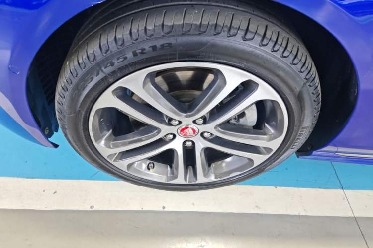 Used Jaguar XEL 2020 2.0T 200 PS R-DYNAMIC S Advanced Sport Edition Left Front Wheel Hub