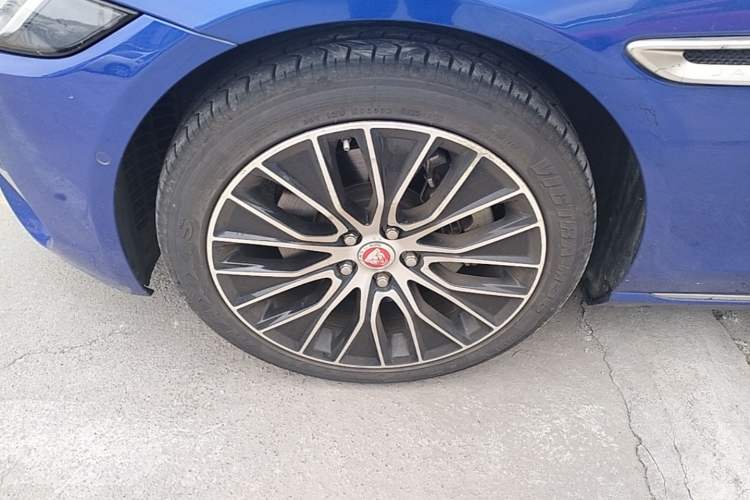 Used Jaguar XEL 2020 2.0T 200 PS S Advanced Elegance Edition Left Front Wheel Hub