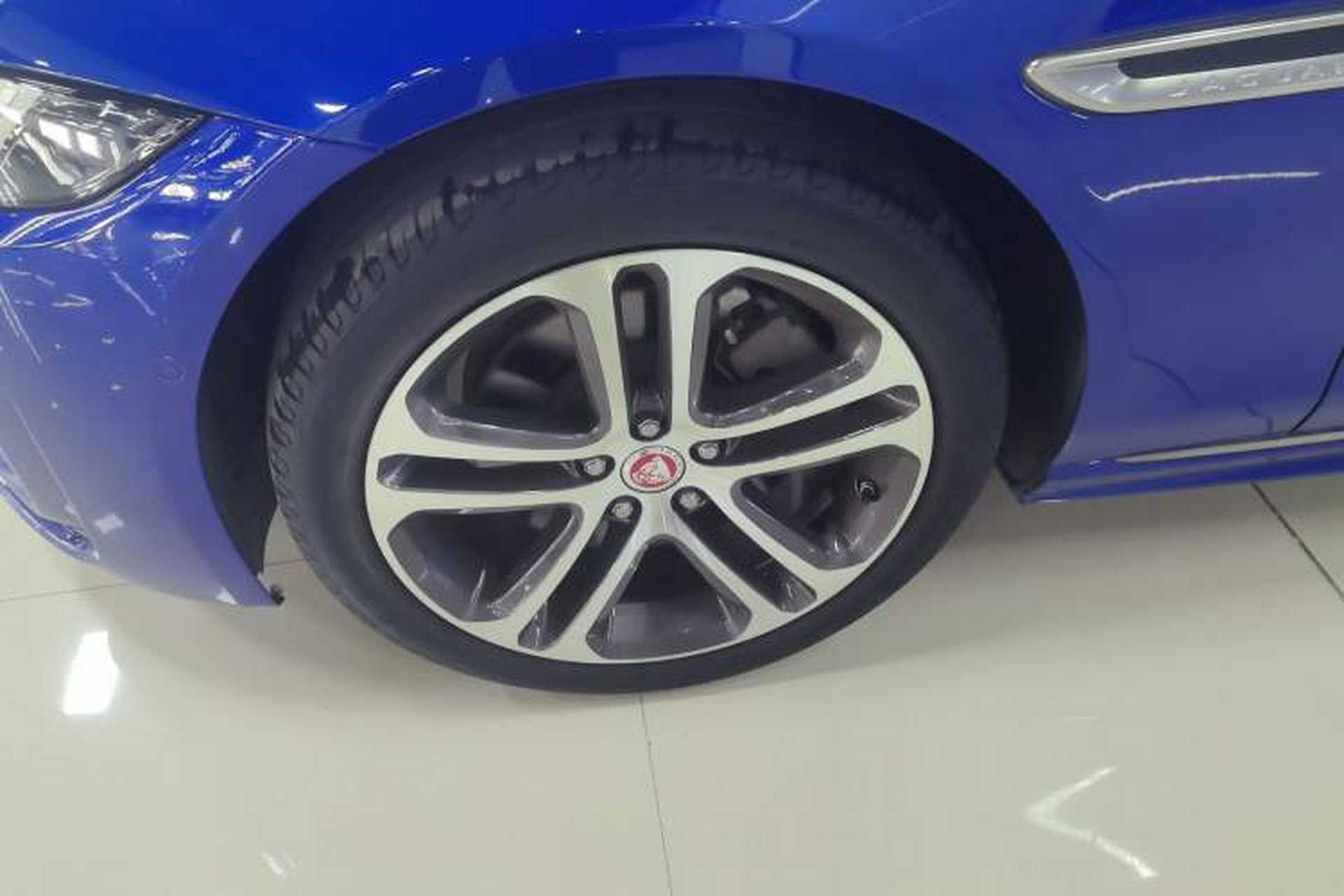 Used Jaguar XEL 2020 2.0T 200 PS R-DYNAMIC S Advanced Sport Edition Left Front Wheel Hub