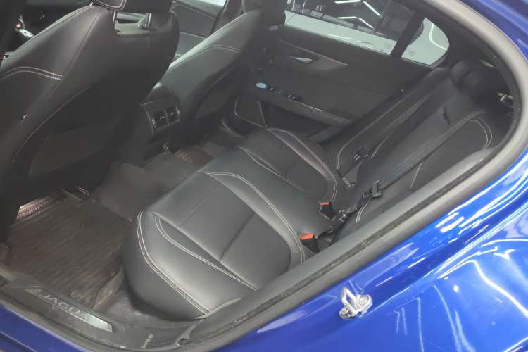 Used Jaguar XEL 2020 2.0T 200PS R-DYNAMIC Youth Sports Edition Left Rear Seat