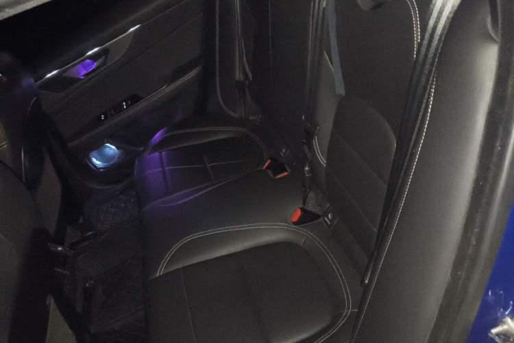 Used Jaguar XEL 2020 2.0T 200 PS R-DYNAMIC S Advanced Sport Edition Left Rear Seat