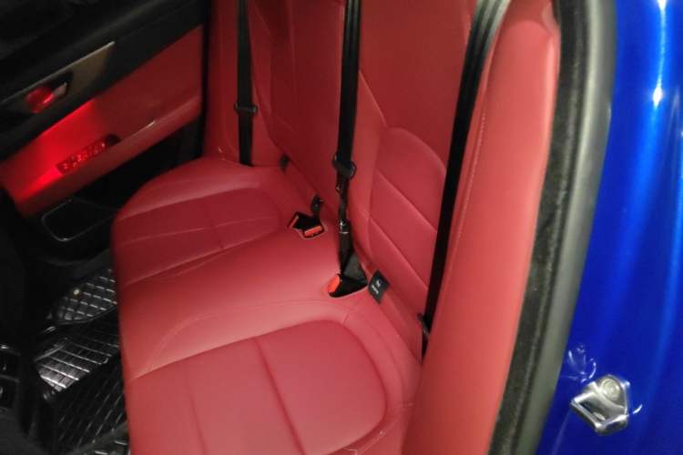 Used Jaguar XEL 2020 2.0T 200 PS R-DYNAMIC S Advanced Sport Edition Left Rear Seat