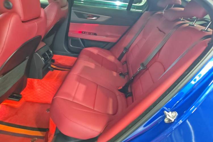 Used Jaguar XEL 2020 2.0T 200 PS R-DYNAMIC S Advanced Sport Edition Left Rear Seat