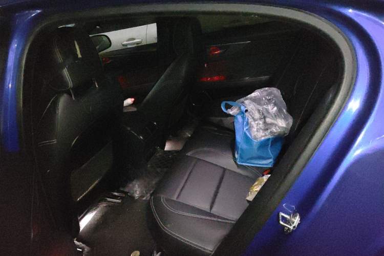 Used Jaguar XEL 2020 2.0T 200PS R-DYNAMIC Youth Sports Edition Left Rear Seat
