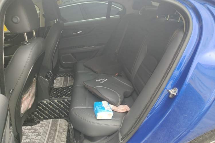 Used Jaguar XEL 2020 2.0T 200 PS S Advanced Elegance Edition Left Rear Seat