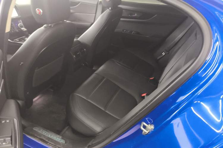 Used Jaguar XEL 2020 2.0T 200 PS S Advanced Elegance Edition Left Rear Seat