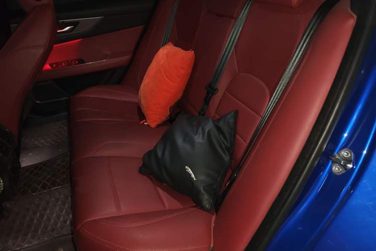 Used Jaguar XEL 2020 2.0T 200 PS R-DYNAMIC S Advanced Sport Edition Left Rear Seat